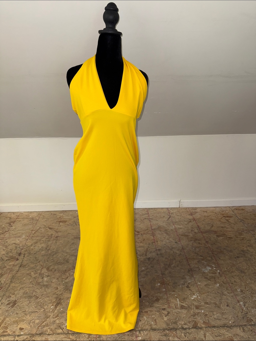 Elegant Yellow V-Neck Halter Maxi Dress